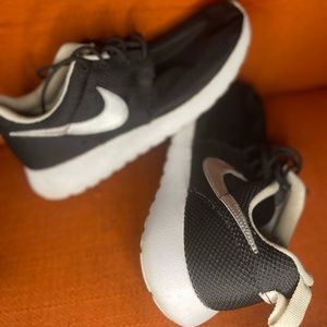 Nikes black and white